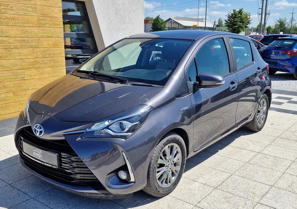 Toyota Yaris cena 56900 przebieg: 115000, rok produkcji 2017 z Lwówek małe 172